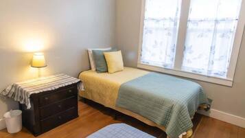 2 bedrooms, desk, iron/ironing board, travel crib