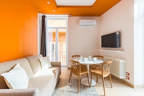 House - Colonna Apartment 3 by Wonderful Italy (Naples)