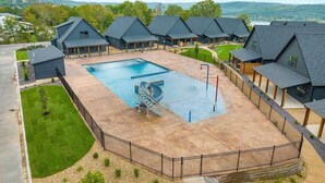 Indoor pool - Your Relaxation Destination at Emerald Shores (Hollister)