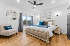 5 habitaciones, tabla de planchar con plancha, cuna de viaje y wifi