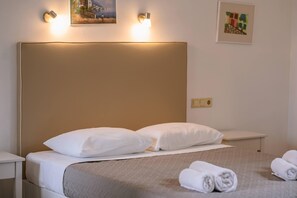 Superior One Bedroom Apartment | Meja kerja, tempat tidur bayi gratis, Wi-Fi gratis, dan seprai linen