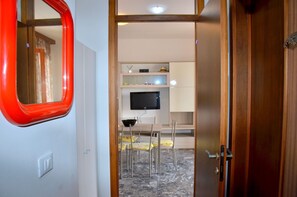 Apartment, 2 Bedrooms, Balcony, City View | Room amenity