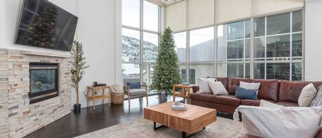 Televisión, chimenea