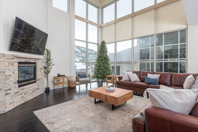 The Lofts #9D - Ski-In/Out with Private Hot Tub