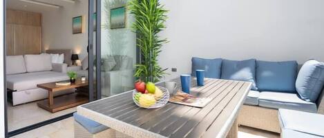 Exclusive-studio, terassi | Terassi/patio