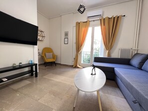 TV - Modern & Cozy 51sqm Apt in Thisseio (Athina)