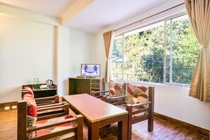 Executive Room | Frette Italian sheets, premium bedding, down duvets, in-room safe