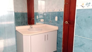Shower, bidet, towels
