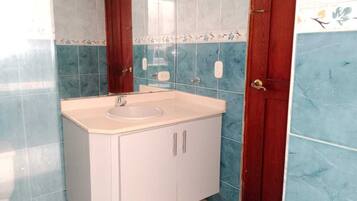 Shower, bidet, towels