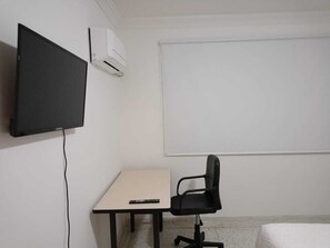 1 dormitori, planxa i posts de planxar, wifi gratuïta i roba de llit 