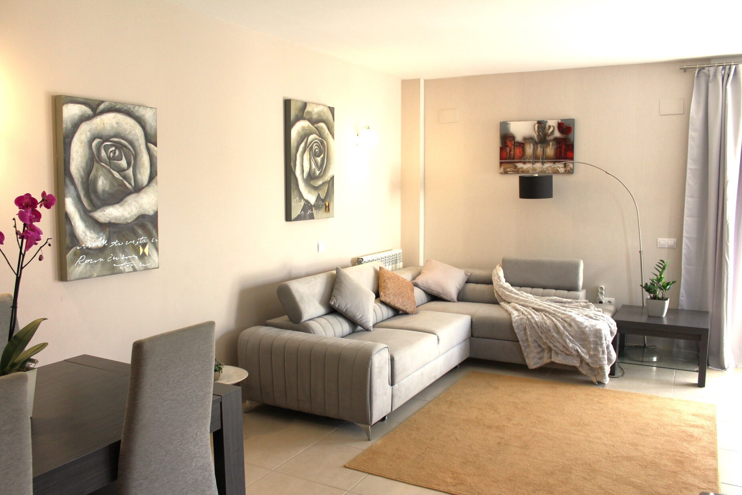 Una Smart TV, libros