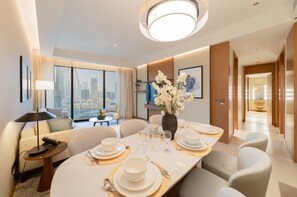 Luxury Apartment, 2 Bedrooms, Non Smoking, City View | Dining room
