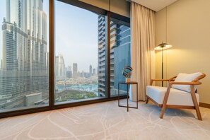 Egyptian cotton sheets, premium bedding, memory-foam beds, in-room safe - EDEN'S Homes & Villas - Address Opera District Residences (Dubai)