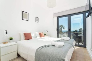 5 slaapkamers, een strijkplank/strijkijzer, wifi, beddengoed