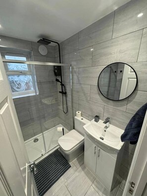 House | Bathroom | Shower, hair dryer, towels