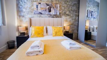 4 bedrooms, desk, free WiFi