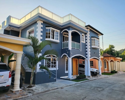 Modernes Apartment 5b mit 2 Schlafzimmern in Puerto Plata