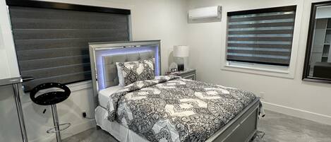 1 chambre, fer et planche à repasser, Wi-Fi gratuit, draps fournis