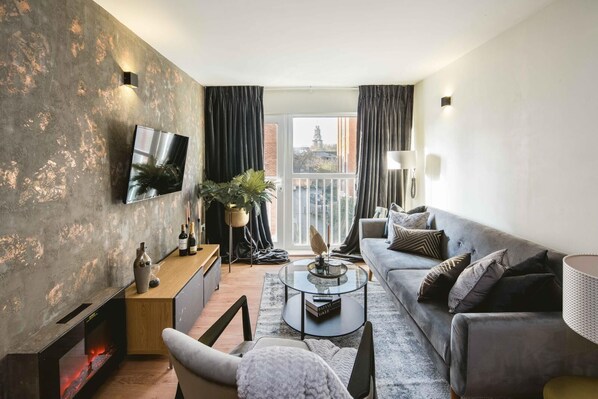 Living area - Luxe Living in a 2-bedroom Canary Wharf Haven (London)