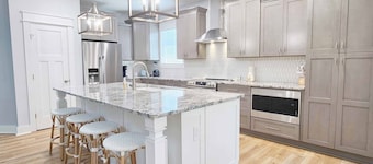 Isle Be Back Again- Dog Friendly! Private Pool! N. Litchfield Beach