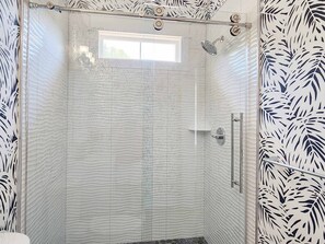 Bathroom - Isle Be Back Again- Dog Friendly! Private Pool! N. Litchfield Beach (Pawleys Island)