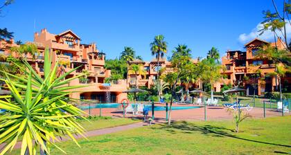 Spacious 3bed / 2 bath ground floor - Lush gardens & pools - Near the beach