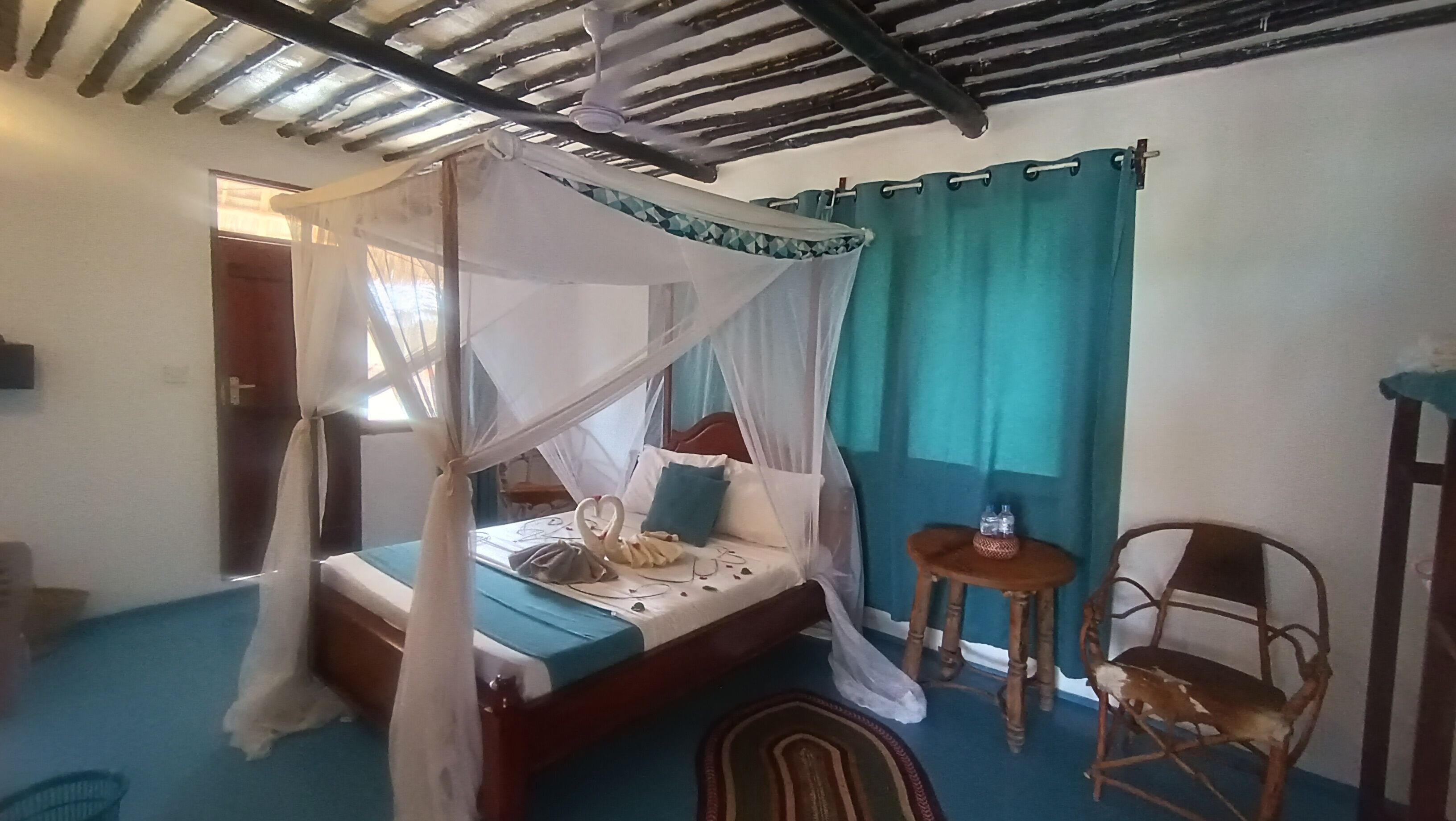 Kamar Double atau Twin Standar | Seprai linen