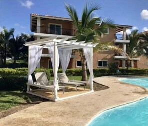Apartment | Pool