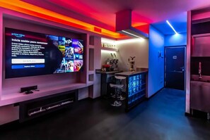 Bar (on property) - El Palacete (Madrid)