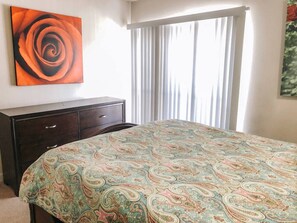 1 chambre, fer et planche à repasser, Wi-Fi, draps fournis