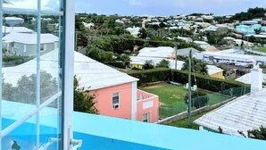Property grounds - Large Apartment for Big Groups in the Center of Bermuda! (Warwick)