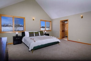 5 bedrooms, desk, iron/ironing board, travel crib - Slate View, Riverbend, Garage, Fishing, Hot Tub! (Crested Butte)