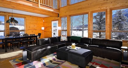 Slate View, Riverbend, Garage, Fishing, Hot Tub!
