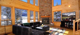 Slate View, Riverbend, Garage, Fishing, Hot Tub!