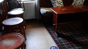 Luokittelematon kuva, 4 kautta 11, painike
