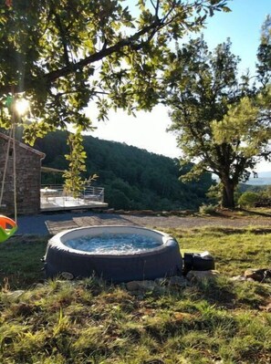 Bain à remous extérieur