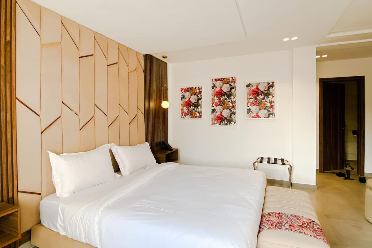 In-room safe, blackout drapes, soundproofing, WiFi (free)