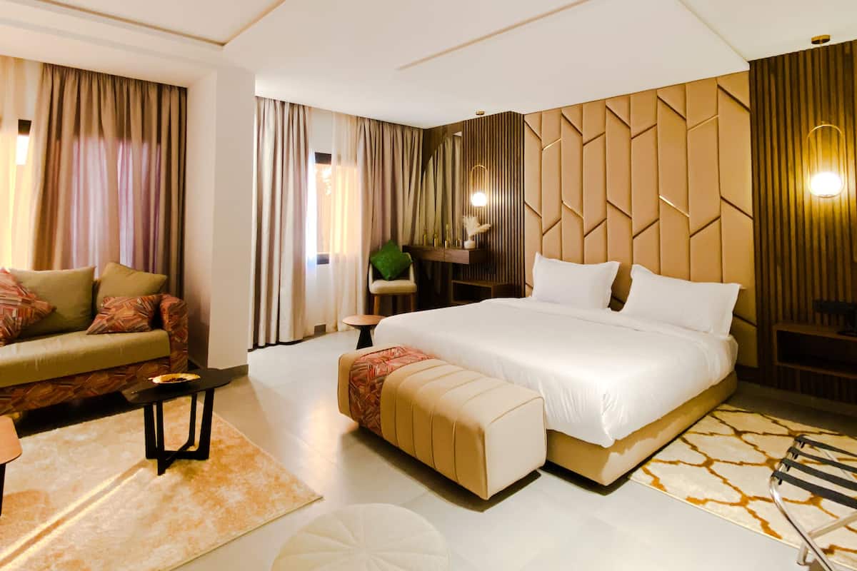 In-room safe, blackout drapes, soundproofing, WiFi (free)