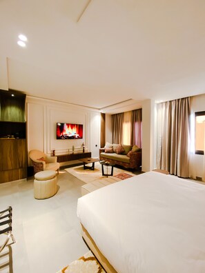 ตู้นิรภัยในห้องพัก, ตกแต่งพิเศษโดยเฉพาะ, ผ้าม่านกันแสง, ห้องเก็บเสียง