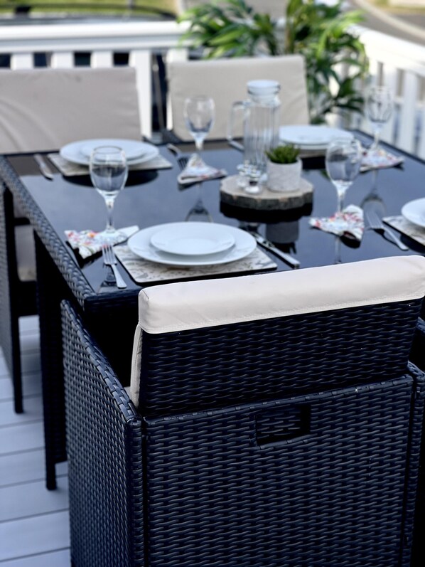 Cabin | Dining - Captivating 2-bed 2021 Caravan in Isle of Wight (Bembridge)