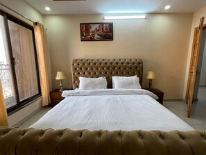2 bedrooms, iron/ironing board, WiFi, bed sheets - Cozy Haven for Your Next Getaway: Book Now for Comfort and Convenience (islamabad)