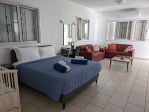 7 bedrooms, iron/ironing board, free WiFi, bed sheets
