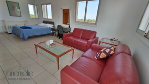 7 室のベッドルーム、アイロン / アイロン台、WiFi (無料)、ベッドシーツ