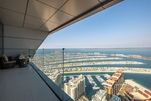 Apartment | Property grounds - Captivating 2-bed Apartment in Dubai (Dubai)