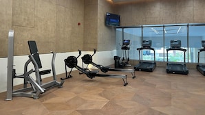 Apartment | Fitness facility - Captivating 2-bed Apartment in Dubai (Dubai)
