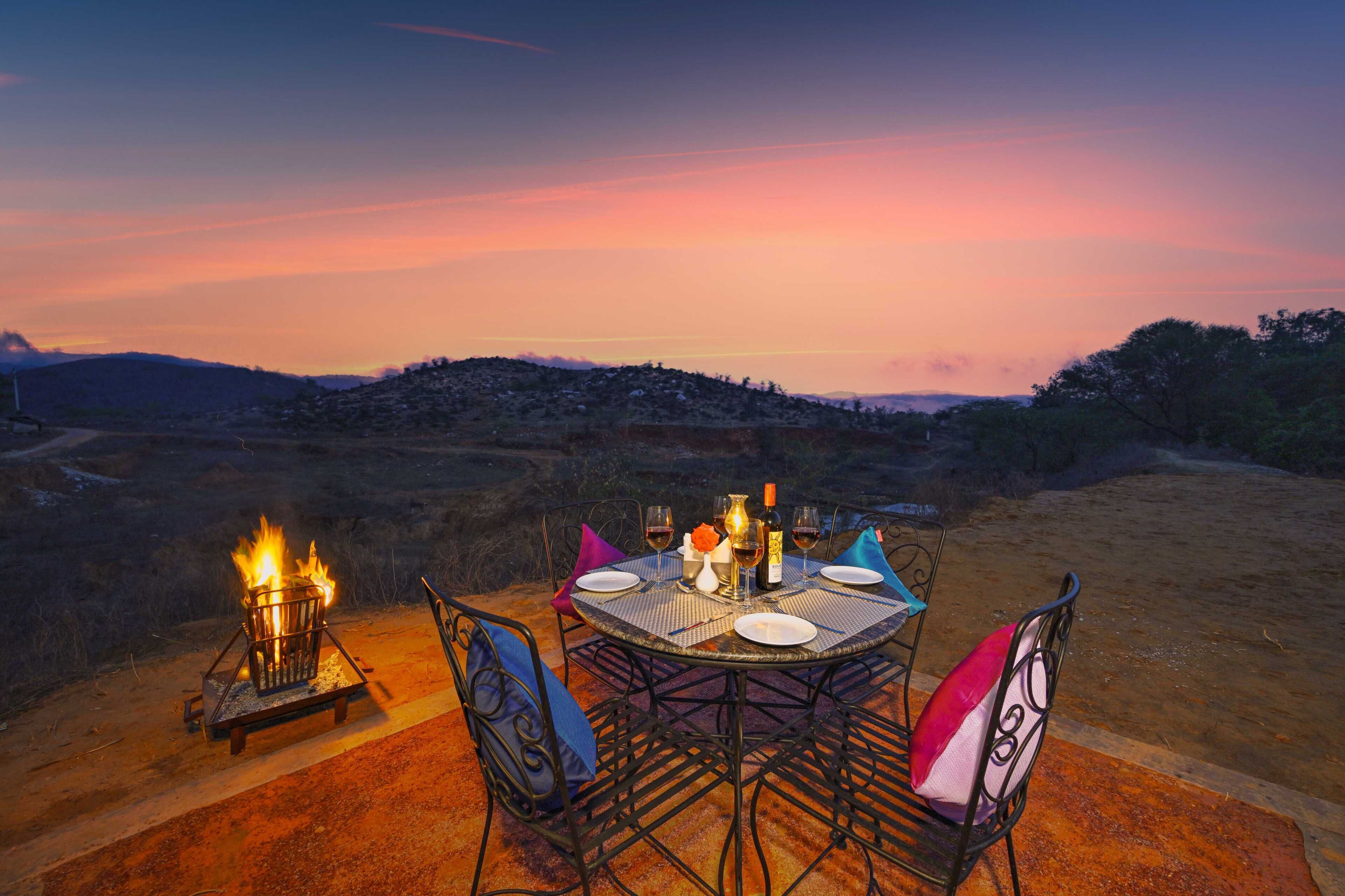 住宿正面 - 傍晚/夜晚