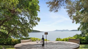 Outdoor dining - Villa Trianda, a true gem just 27 steps from the beach! (Sivota)