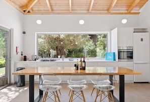 Fridge, microwave, oven, dishwasher - Villa Trianda, a true gem just 27 steps from the beach! (Sivota)