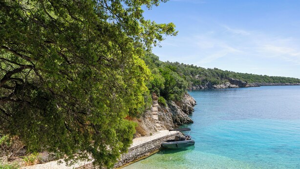On the beach - Villa Trianda, a true gem just 27 steps from the beach! (Sivota)