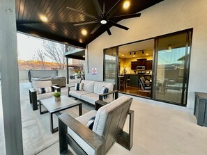 TV, fireplace, table tennis - Exclusive Retreats Desert Hideaway 3 Bedroom all Suite home with Private pool #2 (Moab)